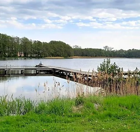 Szary Nad Jeziorem Sea & Casa de Férias *