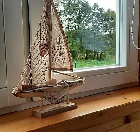 Szary Nad Jeziorem Sea & *