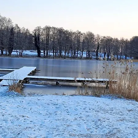 Szary Nad Jeziorem Sea & Kołczewo